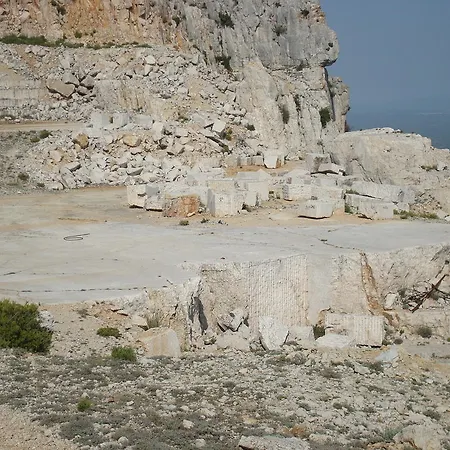 El Planet De Maella: Jacuzzi Retreat Near Peñíscola And Morella Chert
